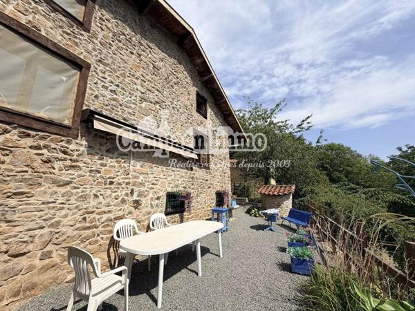 Magnifique maison en pierres avec dépendances
