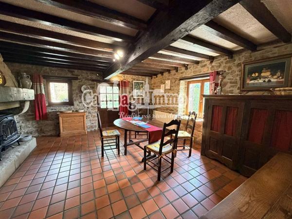 Magnifique maison en pierres avec dépendances