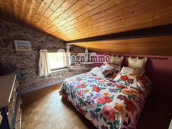 Magnifique maison en pierres avec dépendances