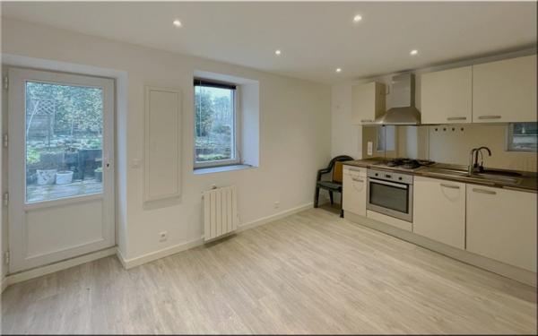 Appartement à vendre 1 pièces PERON (01) Studio lumineux rénové avec terrasse et parking