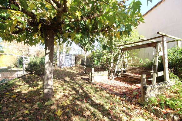 Vabres-l'Abbaye (12400) MAISON DE TYPE 4 - 87 m² AVEC GARAGE ET TERRAIN arboré