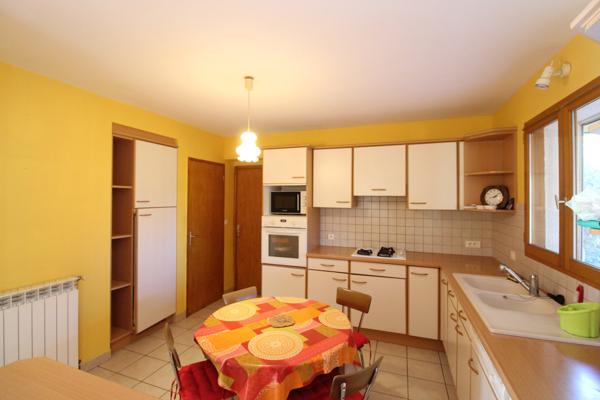 Vabres-l'Abbaye (12400) MAISON DE TYPE 4 - 87 m² AVEC GARAGE ET TERRAIN arboré