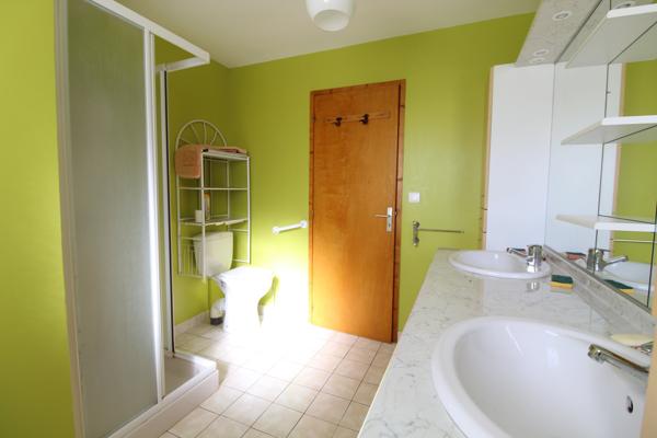 Vabres-l'Abbaye (12400) MAISON DE TYPE 4 - 87 m² AVEC GARAGE ET TERRAIN arboré