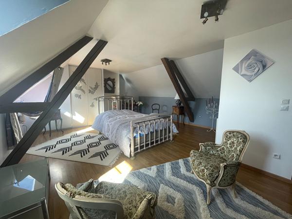Maison de ville proche commerces