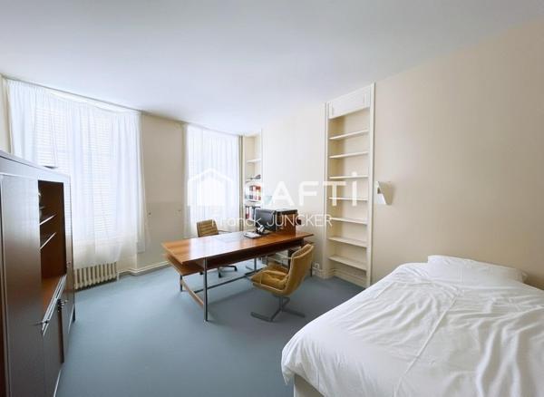 Grande maison avec local indépendant