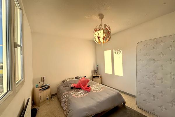 Appartement 3 pièces à louer à Vauvert - Balcon, parking et cave