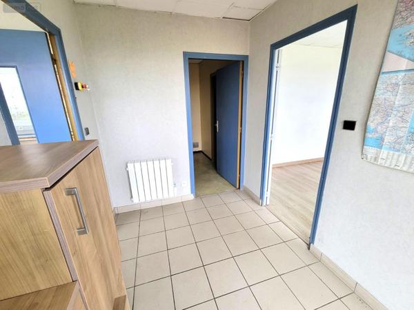 Local Professionnel et commercial à vendre à Châteaudun dans l'Eure-et-Loir (28200), ref : RC/955