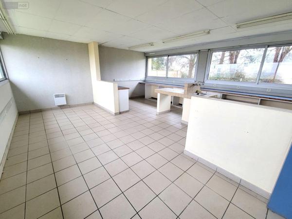 Local Professionnel et commercial à vendre à Châteaudun dans l'Eure-et-Loir (28200), ref : RC/955