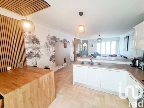 Appartement 5 pièces de 100 m² à Concarneau (29900)