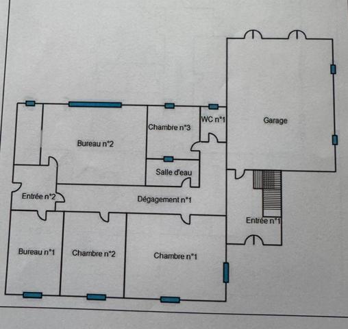 Maison des années 60 avec jardin et double garage