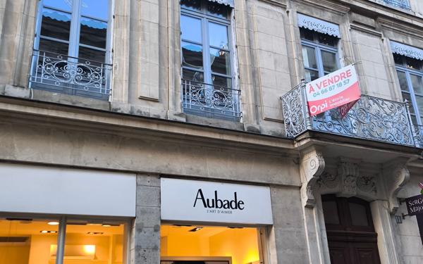 Appartement à vendre    4 pièces • 141 m2 Nîmes