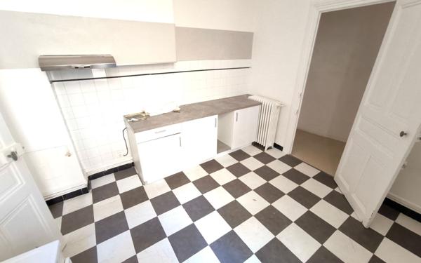 Appartement à vendre    4 pièces • 141 m2 Nîmes