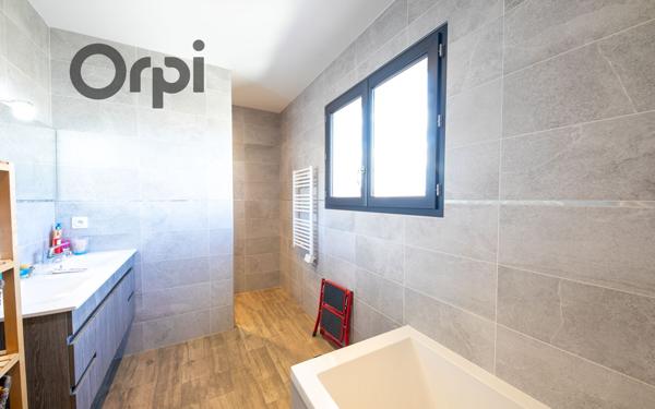 Maison à vendre    4 pièces • 142 m2 Saint-Estève