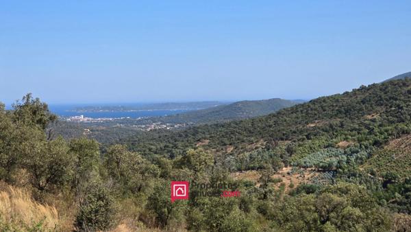 Au coeur du Golf de St Tropez - maison provençale 110m2; avec piscine sur 4400 m2 - 690.000