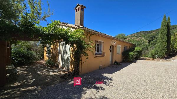 Au coeur du Golf de St Tropez - maison provençale 110m2; avec piscine sur 4400 m2 - 690.000