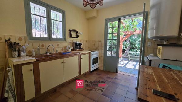 Au coeur du Golf de St Tropez - maison provençale 110m2; avec piscine sur 4400 m2 - 690.000