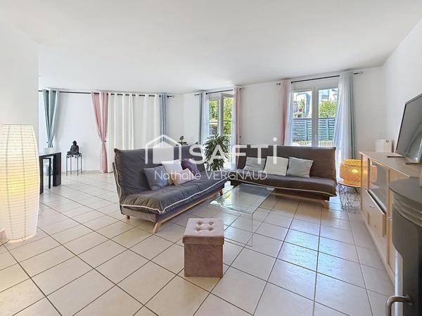 MAISON FAMILIALE SPACIEUSE ET LUMINEUSE AU CALME