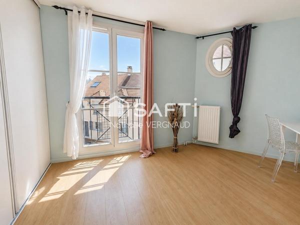 MAISON FAMILIALE SPACIEUSE ET LUMINEUSE AU CALME