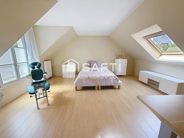 MAISON FAMILIALE SPACIEUSE ET LUMINEUSE AU CALME