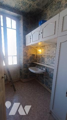 Au centre de Villeneuve-la-Guyard, jolie maison de ville de 5 pièces à rafraichir, 113 m² habitable,