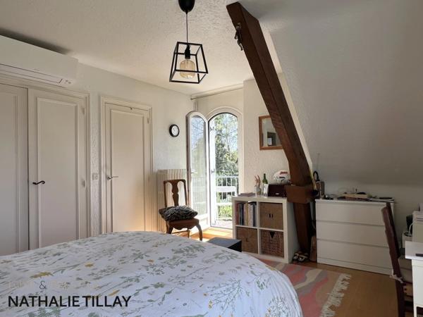 OLIVET bord du Loiret, a vendre, jolie maison de 243 m², jardin paysagé et arboré, parcelle de 1 123,00 m²
