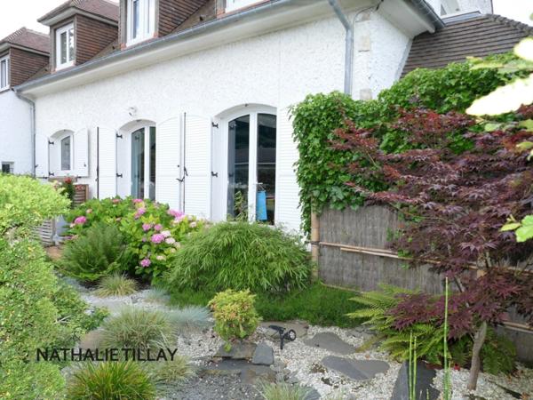 OLIVET bord du Loiret, a vendre, jolie maison de 243 m², jardin paysagé et arboré, parcelle de 1 123,00 m²