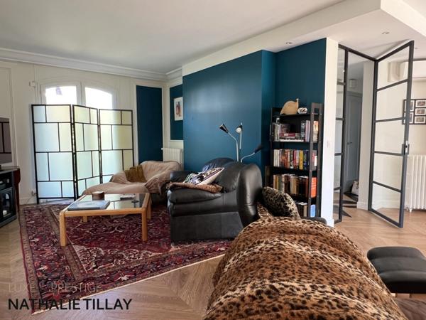 OLIVET bord du Loiret, a vendre, jolie maison de 243 m², jardin paysagé et arboré, parcelle de 1 123,00 m²