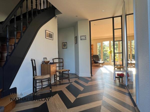 OLIVET bord du Loiret, a vendre, jolie maison de 243 m², jardin paysagé et arboré, parcelle de 1 123,00 m²