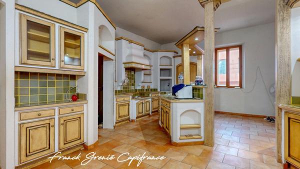 Maison de village 6 pièces 202m²