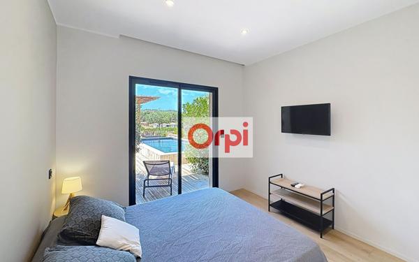 Maison à vendre    4 pièces •  Figari