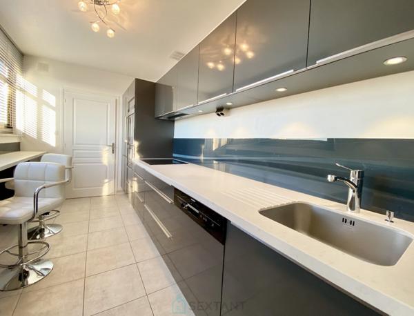 Nanterre - Appartement 76 m2 balcon dernier étage 3 chambres parking cave