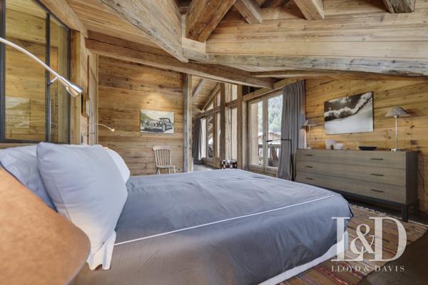 "Rare ! Dernier étage au cœur du village avec vue panoramique sur Bellevarde"