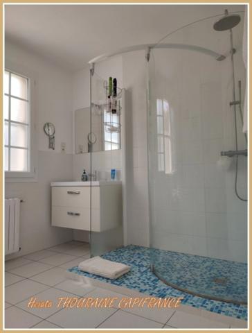 Dpt Deux Sèvres (79), à vendre cette propriété à seulement 4 minutes de Beauvoir maison P8