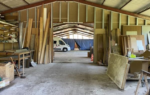 Vente Terrain Avec entrepot Thiers   