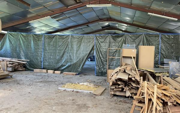 Vente Terrain Avec entrepot Thiers   