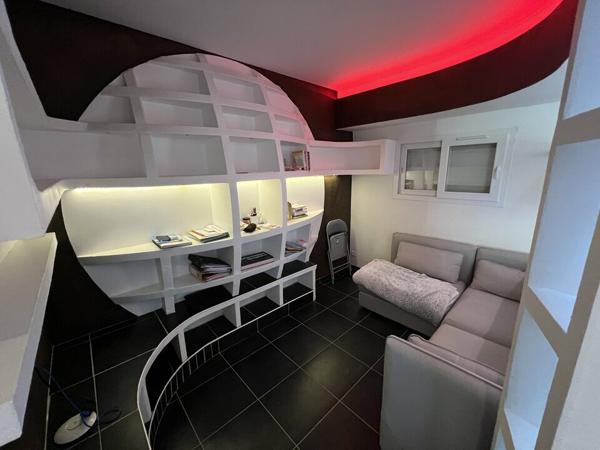 Immeuble de bureaux récent à vendre à Beaumont-les-Valence Zone de Clairac, grand parking