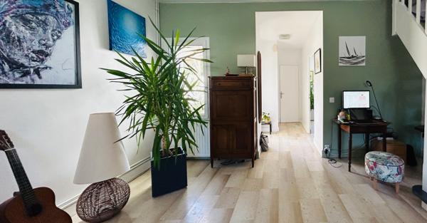 Maison
         5 pièces
        - 134 m² 395 200 € *