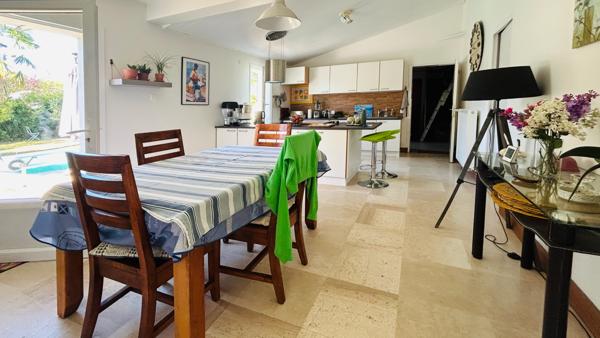 Maison
         5 pièces
        - 134 m² 395 200 € *
