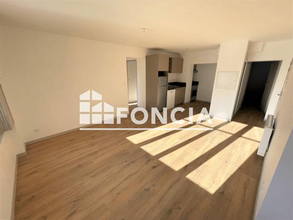 Location Appartement 3 pièces 62.7 m² - QUAI NAPOLEON III Chatellerault 86100