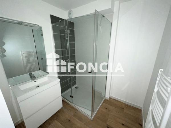 Location Appartement 3 pièces 62.7 m² - QUAI NAPOLEON III Chatellerault 86100