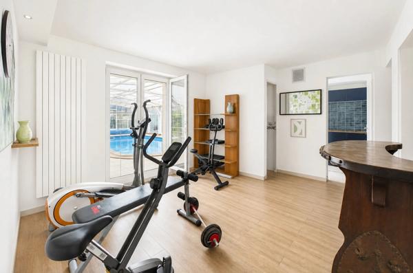 Maison à vendre 10 pièces avec piscine a MONTFERMEIL (93)