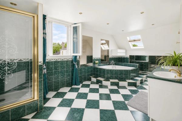 Maison à vendre 10 pièces avec piscine a MONTFERMEIL (93)