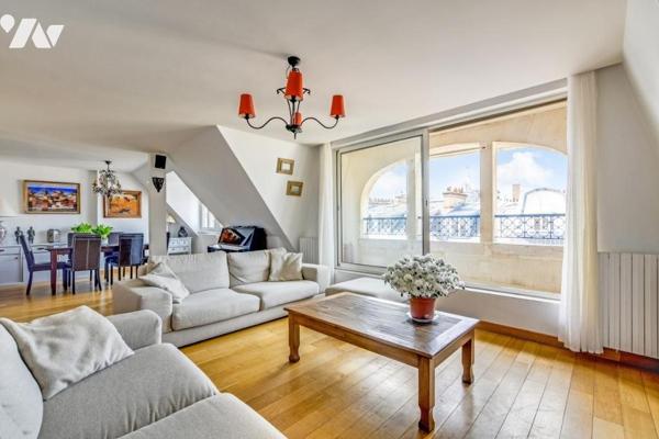 Commerce – Appartement familial en dernier étage avec balcon