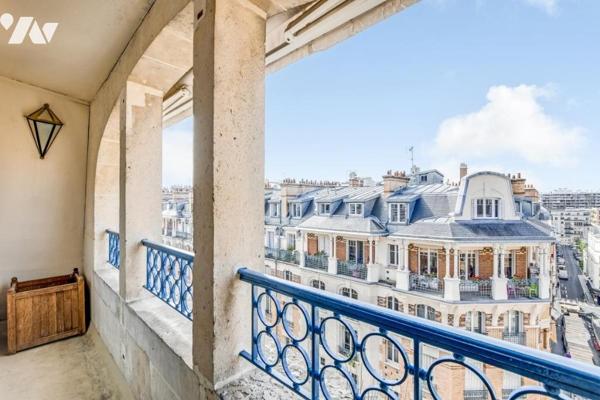 Commerce – Appartement familial en dernier étage avec balcon