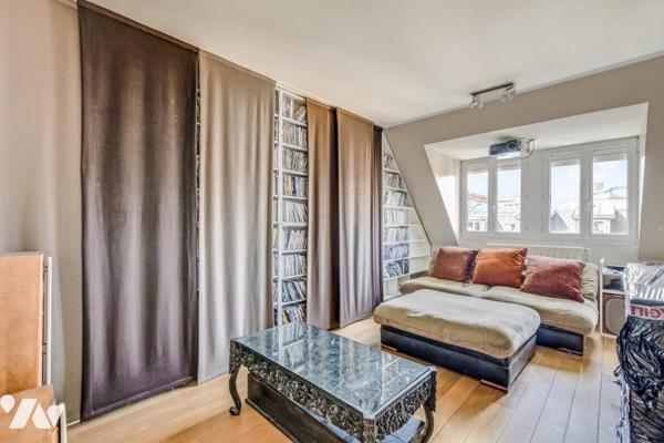 Commerce – Appartement familial en dernier étage avec balcon