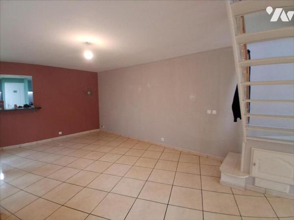 Commune de Serain - maison rénovée - grange - garage et jardin