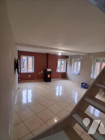 Commune de Serain - maison rénovée - grange - garage et jardin