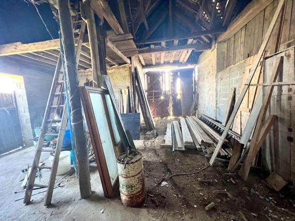 FERMETTE A RENOVER   TERRAIN ENVIRON 6000 m2