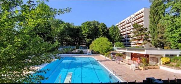 Volumes, lumière et sérénité au cœur d’une résidence recherchée