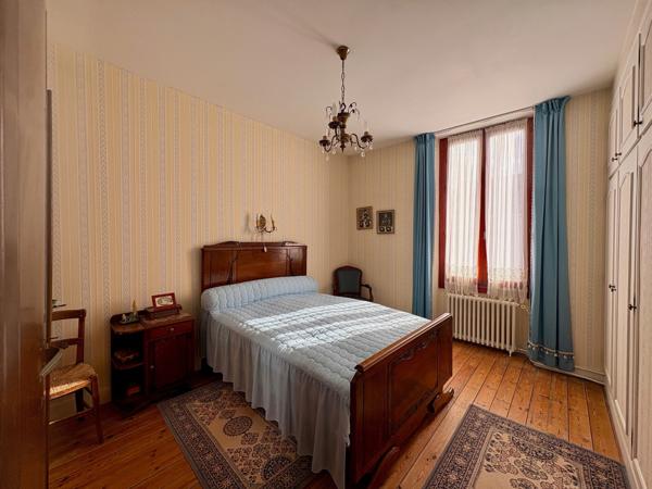 Maison
         3 pièces
        - 80 m² 160 000 €*